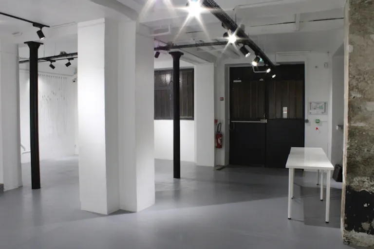 Rue Neuve Popincourt Showroom - Image 2