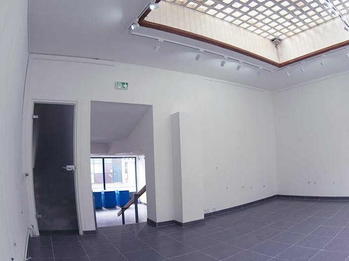 Cosy Art Gallery in Le Havre - Image 3