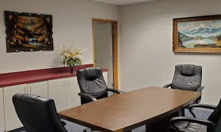 2 story building in grate location, close to downtown Seattle, Magnolia and Ballard center. It has 12 designated parking spaces and garage. Updates available.. - Image 5