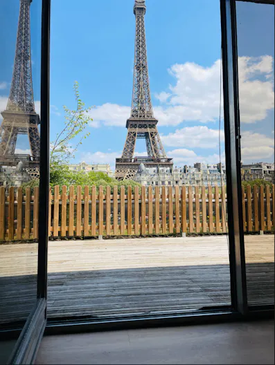 Industrial space near Eiffel Tower - Image 3
