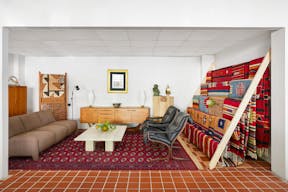 Two-Story, 3000 sqft, Large, Bright & Airy Art Gallery & Collectible Vintage Design Gallery in Brooklyn - Image 6