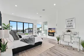 Super Mansion with Los Angeles 360 Views - Image 2
