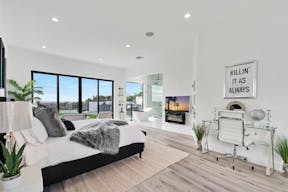 Super Mansion with Los Angeles 360 Views - Image 2