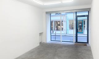 Charming Gallery in Le Marais - Image 2