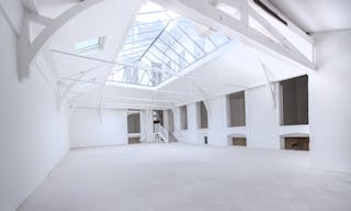 Une galérie idéale pour showroom / Fitting / Pop Up store / Galerie d'Art et défilé - Image 2