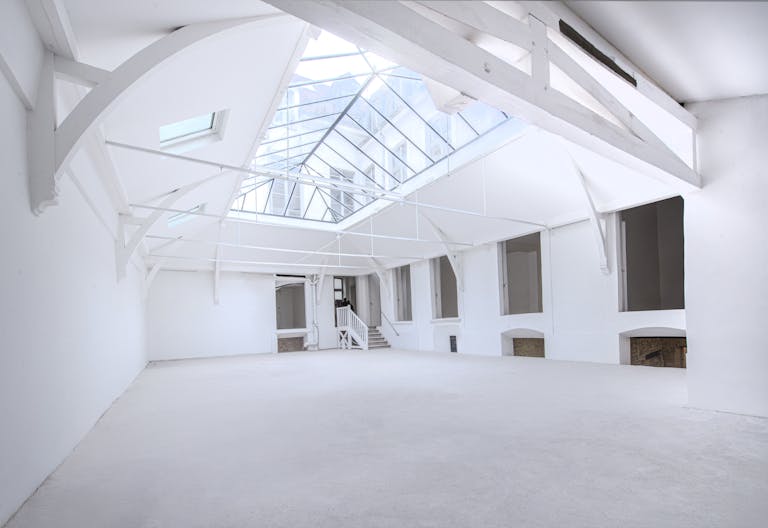 Une galérie idéale pour showroom / Fitting / Pop Up store / Galerie d'Art et défilé - Image 2