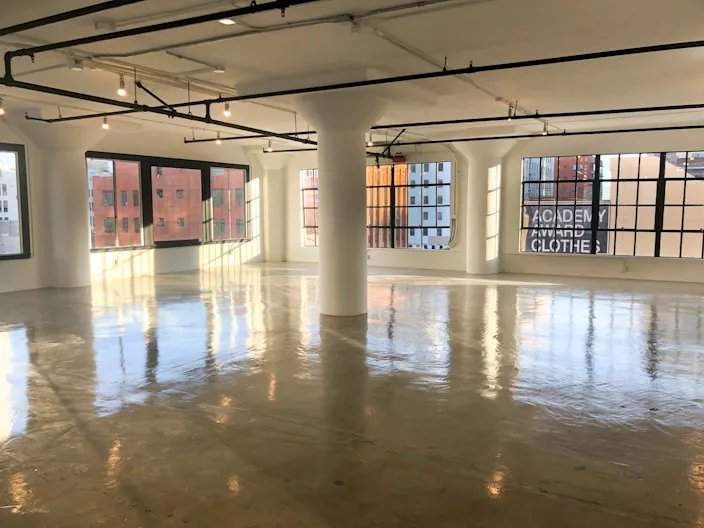 Bright studio in DTLA - Image 4
