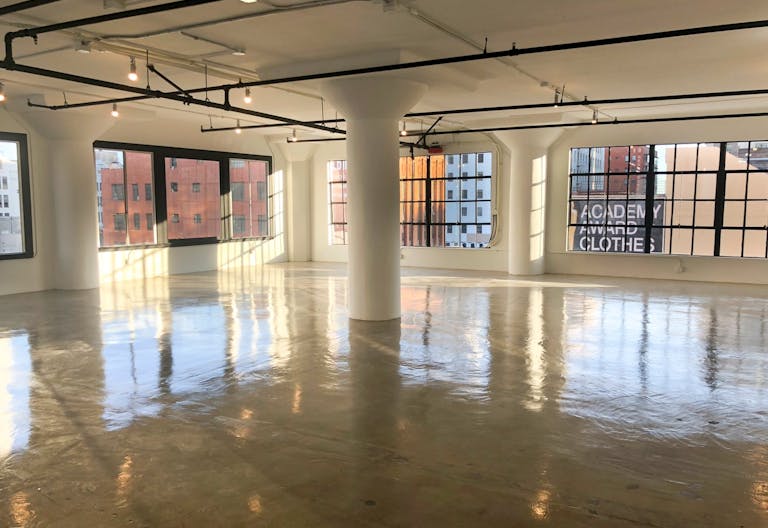 Bright studio in DTLA - Image 4