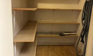 Lokal i A-läge med skyltfönster mot gatan, perfekt för pop up store - Image 10