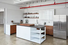 Chic Manhattan Studio Space - Image 2