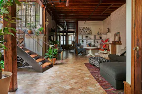 Mediterranean House with Rooftop Patio - Image 10