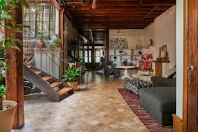 Mediterranean House with Rooftop Patio - Image 10