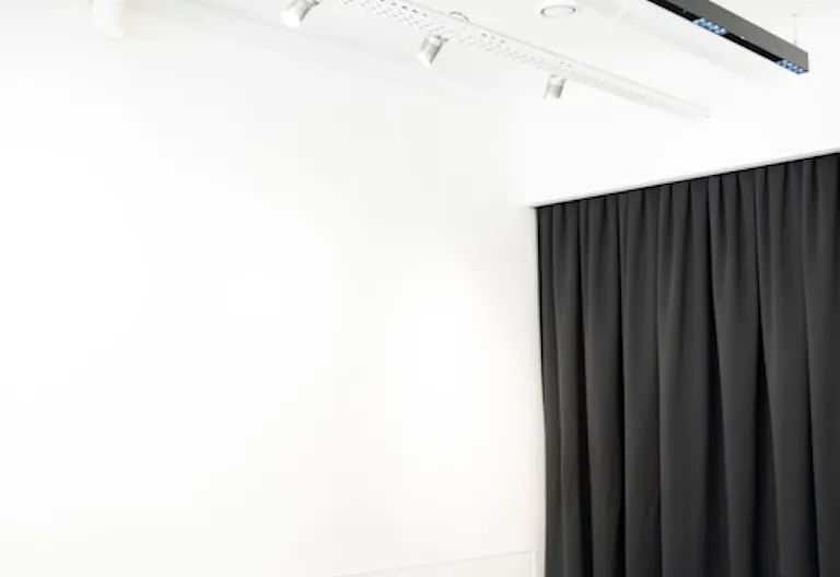 central Marais showroom 50 square meters - Image 4