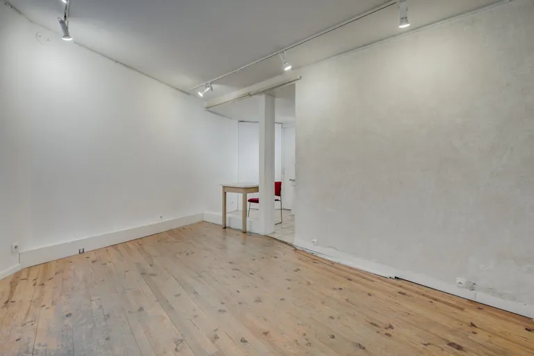 Pop up and accomodation space in Montmarte - Image 2