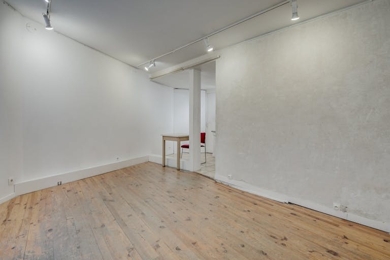 Pop up and accomodation space in Montmarte - Image 2