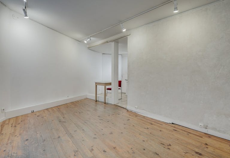 Pop up and accomodation space in Montmarte - Image 2