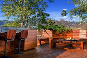 Beautiful Rooftop Venue - Image 6