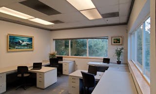 2 story building in grate location, close to downtown Seattle, Magnolia and Ballard center. It has 12 designated parking spaces and garage. Updates available.. - Image 3