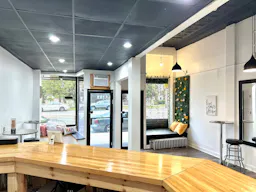 Quaint Meeting Space in Essex County - Image 7