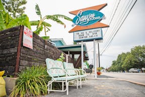 Mid Century Diner in East Austin - Image 1
