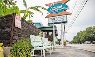 Mid Century Diner in East Austin - Image 1