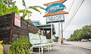 Mid Century Diner in East Austin - Image 1