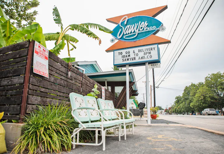 Mid Century Diner in East Austin - Image 1
