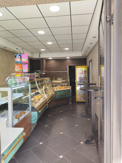 Local boulangerie p�tisserie - Image 1