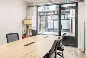 Élégant Showroom Éphémère in Paris - Image 0