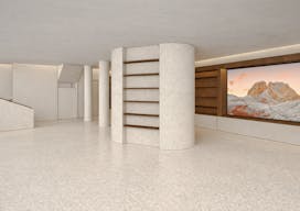 Prime retail space near Saint Lazare - Image 4