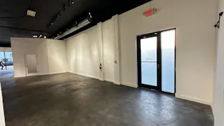 Stylish Art Gallery in Miami - Perfect for Events & Exhibits Near Design District - Image 8