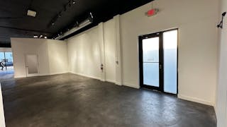 Stylish Art Gallery in Miami - Perfect for Events & Exhibits Near Design District - Image 8