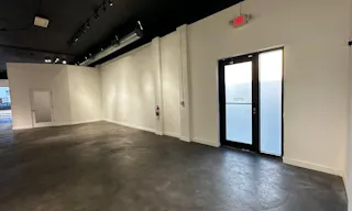 Stylish Art Gallery in Miami - Perfect for Events & Exhibits Near Design District - Image 8