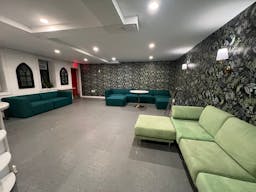 Intimate, Private Luxe Gallery Lounge - Image 3