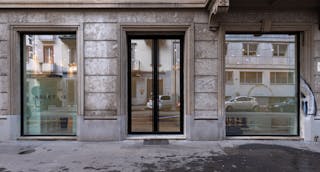 Show Room - Image 12