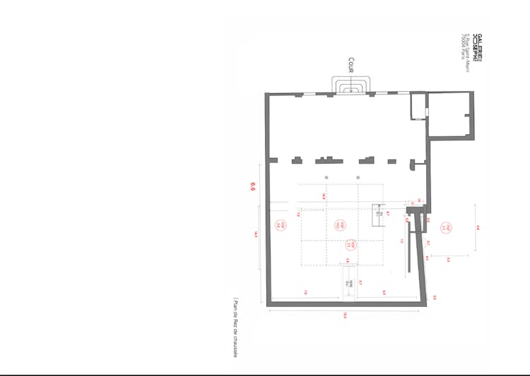 1,200 sqm Grand Showroom on Rue Saint-Merri, Paris
