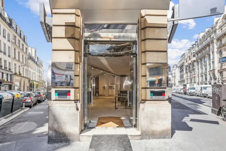 Amazing Award Winning Showroom - Image 1