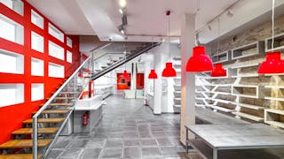 Galerie d'art devant le Centre Georges Pompidou - Image 1