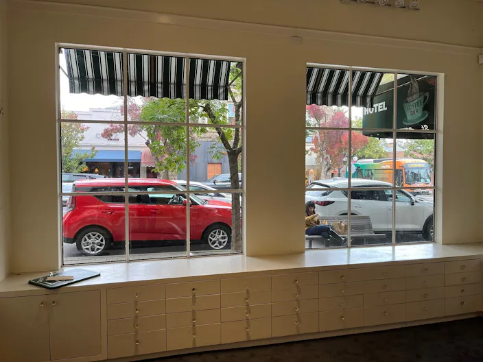 St. Helena Main Street Pop Up location in the heart of the Napa Valley. PRIME LOCATION - Image 3