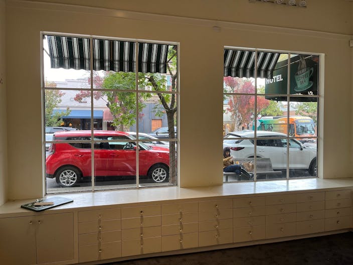 St. Helena Main Street Pop Up location in the heart of the Napa Valley. PRIME LOCATION - Image 3