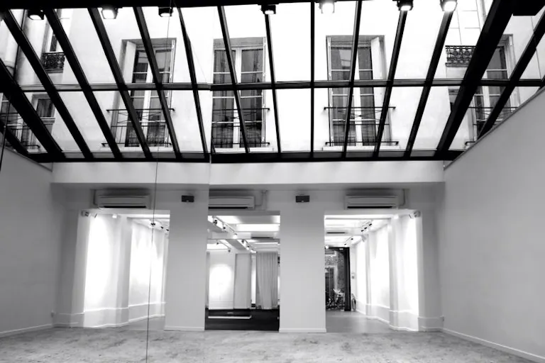 Opening Soon Gallery – 230 m² ERP sous verrière – Haut-Marais - Image 3
