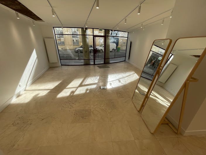 Galerie WHEAKO - Rue de Turenne - Le Marais - - Image 4