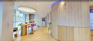 Prime retail space near Saint Lazare - Image 2