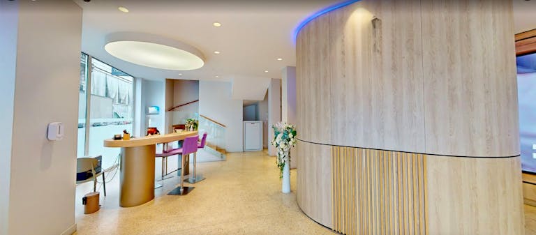 Prime retail space near Saint Lazare - Image 2