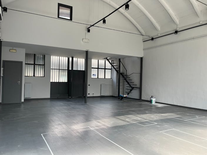 Ampio Spazio completo di tutti i servizi. Temporary showroom / Yoga / Exibition / Shooting fotografici. Disponibile per Fuori Salone - Fashion week - Image 3