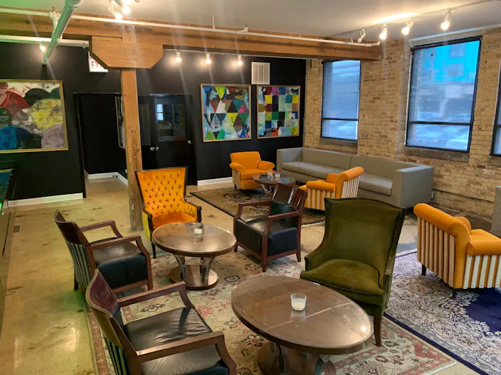 Cozy Art Studio in Chicago - Image 3