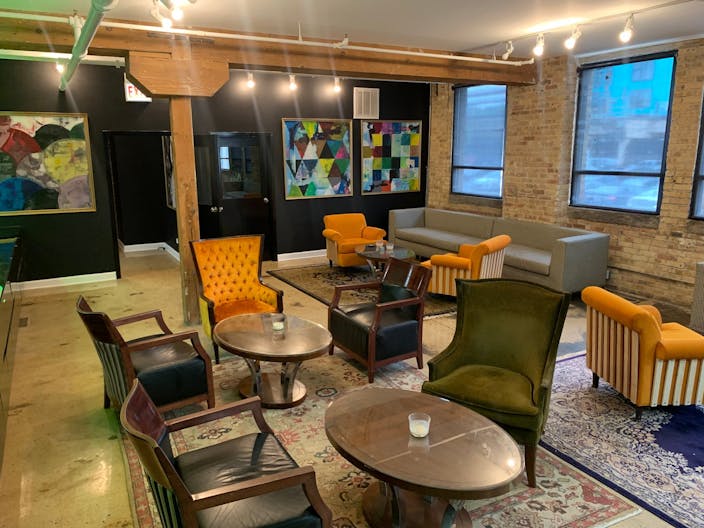 Cozy Art Studio in Chicago - Image 3