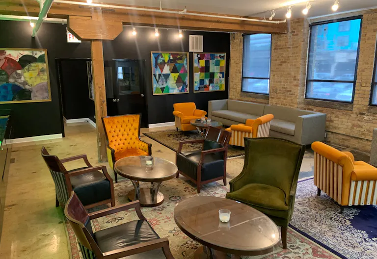 Cozy Art Studio in Chicago - Image 3