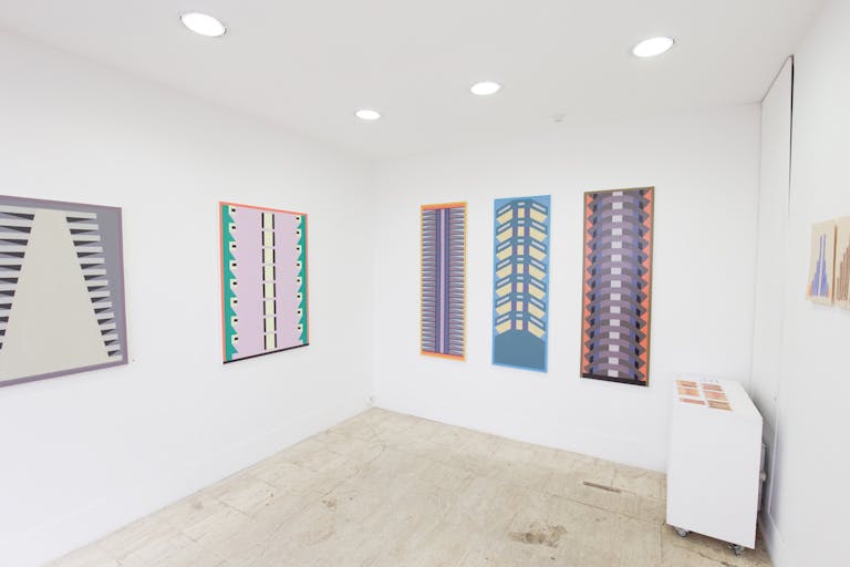 Minimal Gallery in Le Marais - Image 4