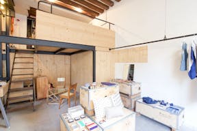 Trendy Shop in Le Marais - Image 2